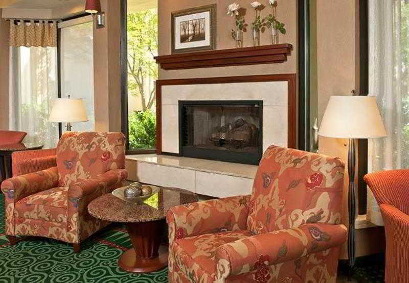 Courtyard Charlotte Arrowood Hotel Bagian luar foto